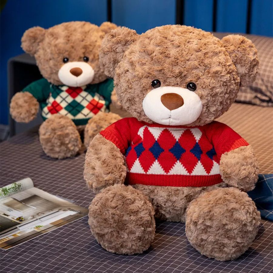 Ancien Ours En Peluche Blanc Et Rouge, Style Nounours Vintage Aux Motifs Carreaux Noirs